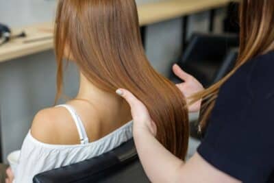 Guia completo sobre cuidados necessários em apliques de cabelo
