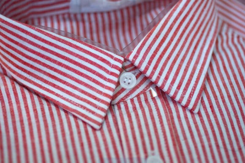 camisetas 052 Look moderno com camiseta listrada em combinação estilosa