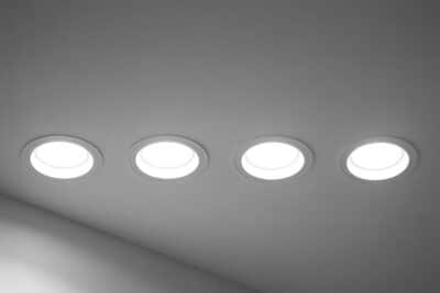 Como instalar luminária de teto de forma simples