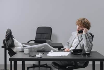 Benefícios das cadeiras ergonômicas para saúde e produtividade no trabalho