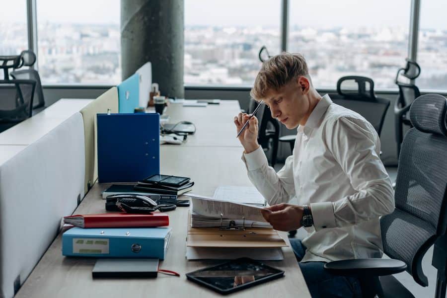 br 136 26 0760 interna Imagen de Como ajustar corretamente sua cadeira de escritório ergonômica
