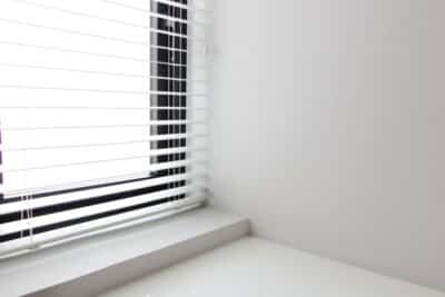 Como escolher cortinas ou persianas manuais para cada ambiente da casa